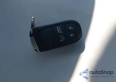 2023 Jeep Cherokee Altitude Lux 4X4 z USA, uszkodzony, nr VIN 1C4PJMMBXPD112483